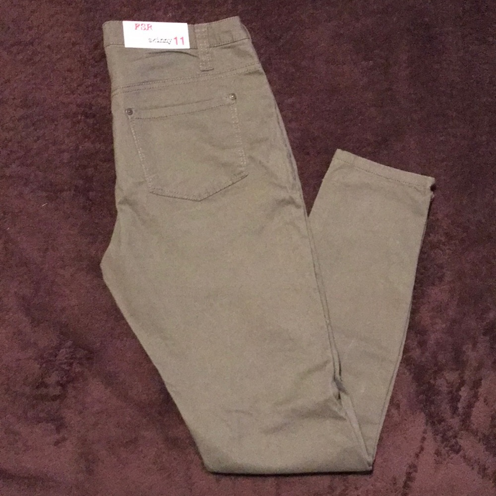 Skinny Jeans - Dusty Olive  NWT Size 11 Juniors